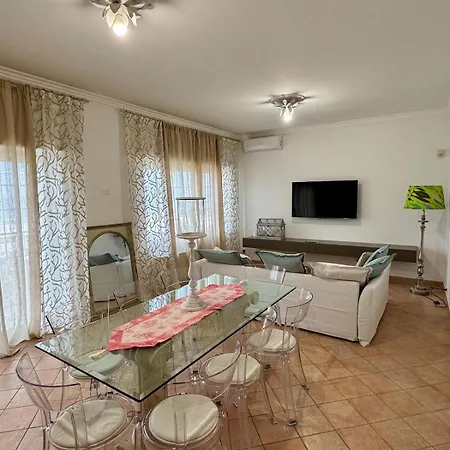 Casa vacanze Independent Villa, Superb View Of The Sea *