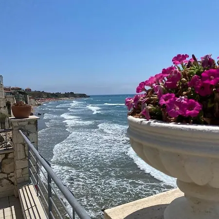 Independent Villa, Superb View Of The Sea *