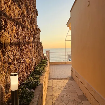 Independent Villa, Superb View Of The Sea