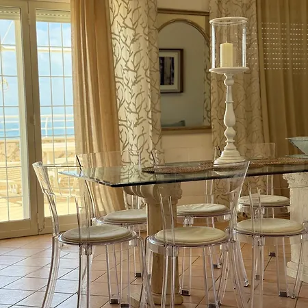 Independent Villa, Superb View Of The Sea *